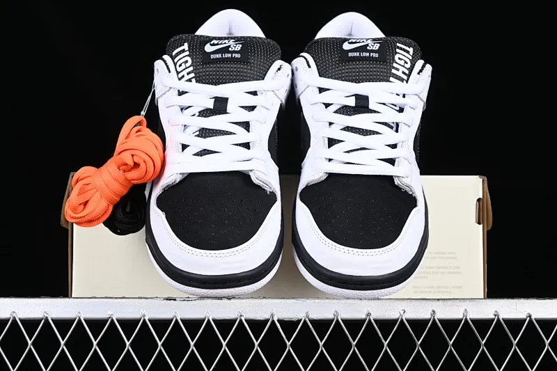 All categories Nk SB Dunk Series Nk SB Dunk Low low-top sneakers Tightbooth x Nk SB Dunk joint model Inverted Panda SB low-top casual sports skateboard shoes FD2629-100